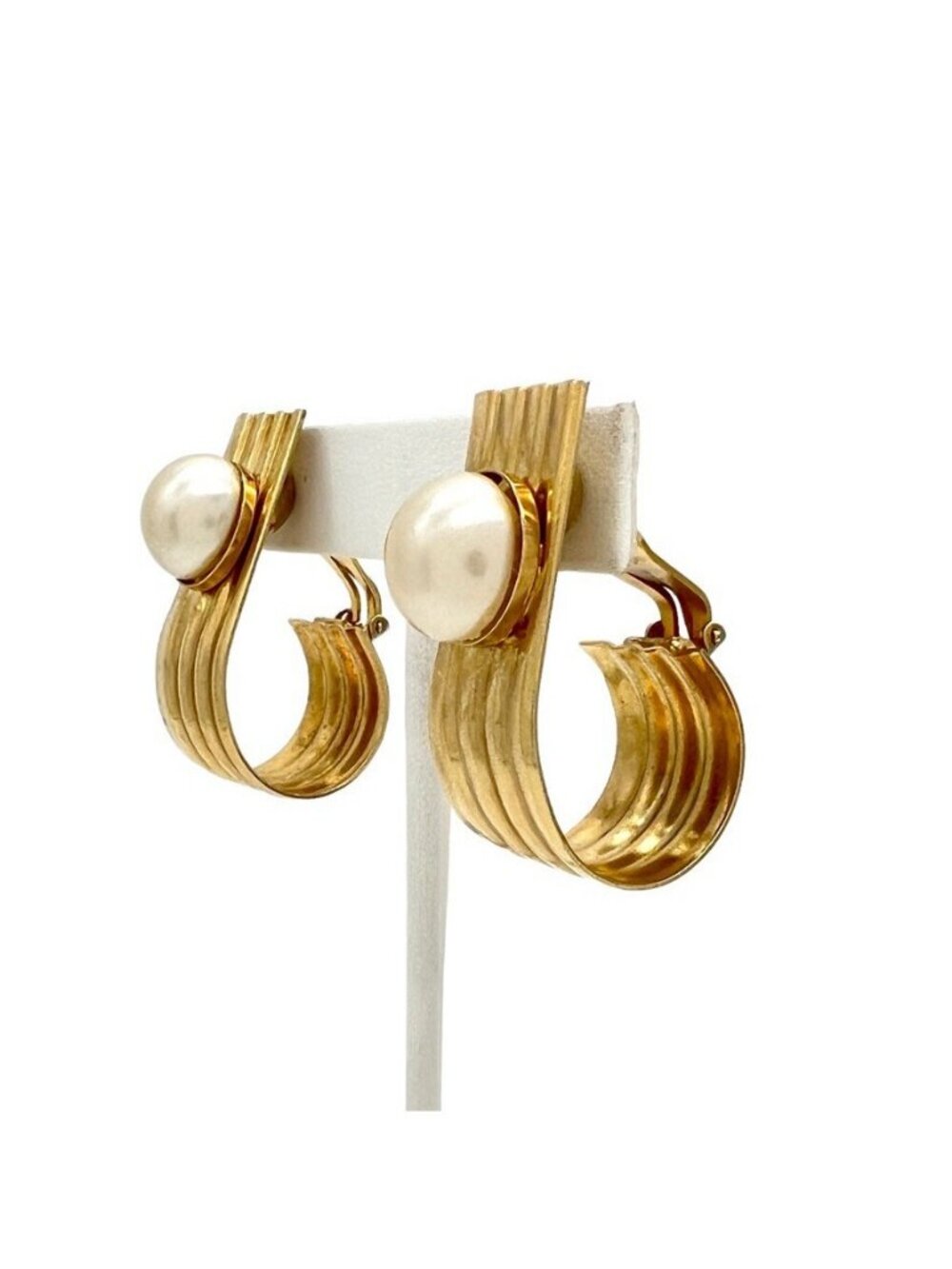 Ugo Correani Vintage Gold Faux Pearl Ribbed Earrings